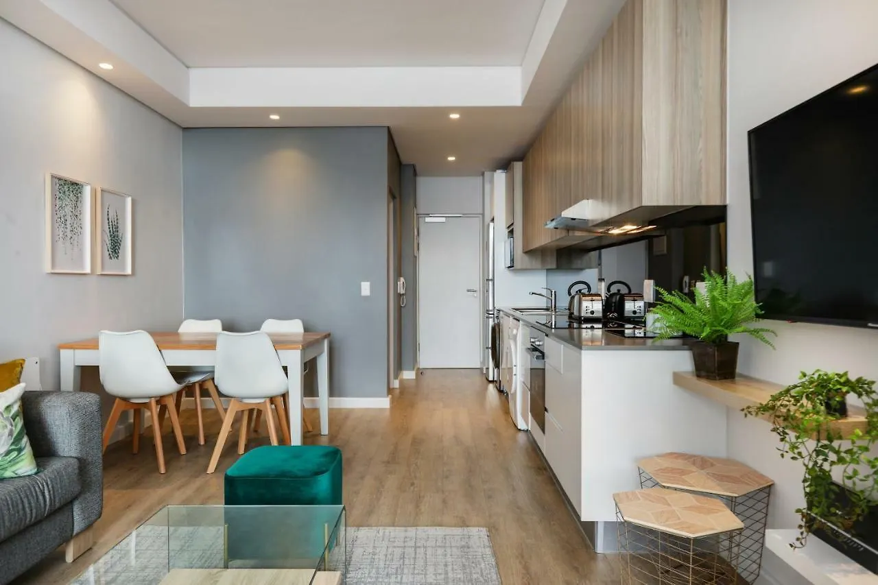 Backup-Power Eco Balcony Apartment Near Table Mountain Cape Town