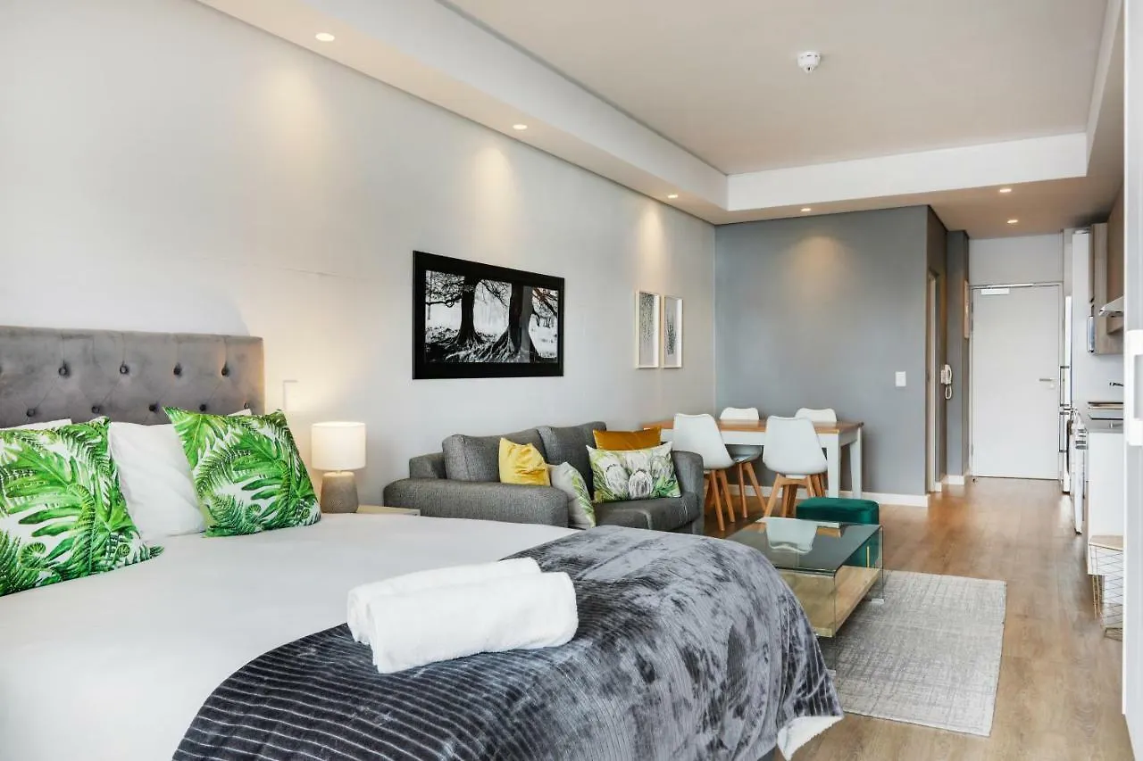 Backup-Power Eco Balcony Apartment Near Table Mountain Cape Town